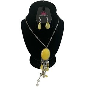 Paparazzi necklace with matching‎ earrings NEW
